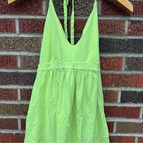 Fashion’s Best Kept Secret Bra Tops Lime Green Halter Spaghetti Strap Top - Picture 2 of 4